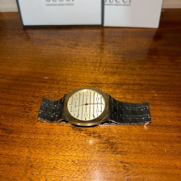 Gucci 38 mm watch - Picture 2 of 8